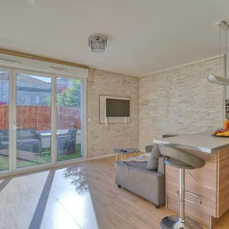 Charmant Studio Avec Terrasse Et Parking Corbeil-Essonnes Buitenkant foto