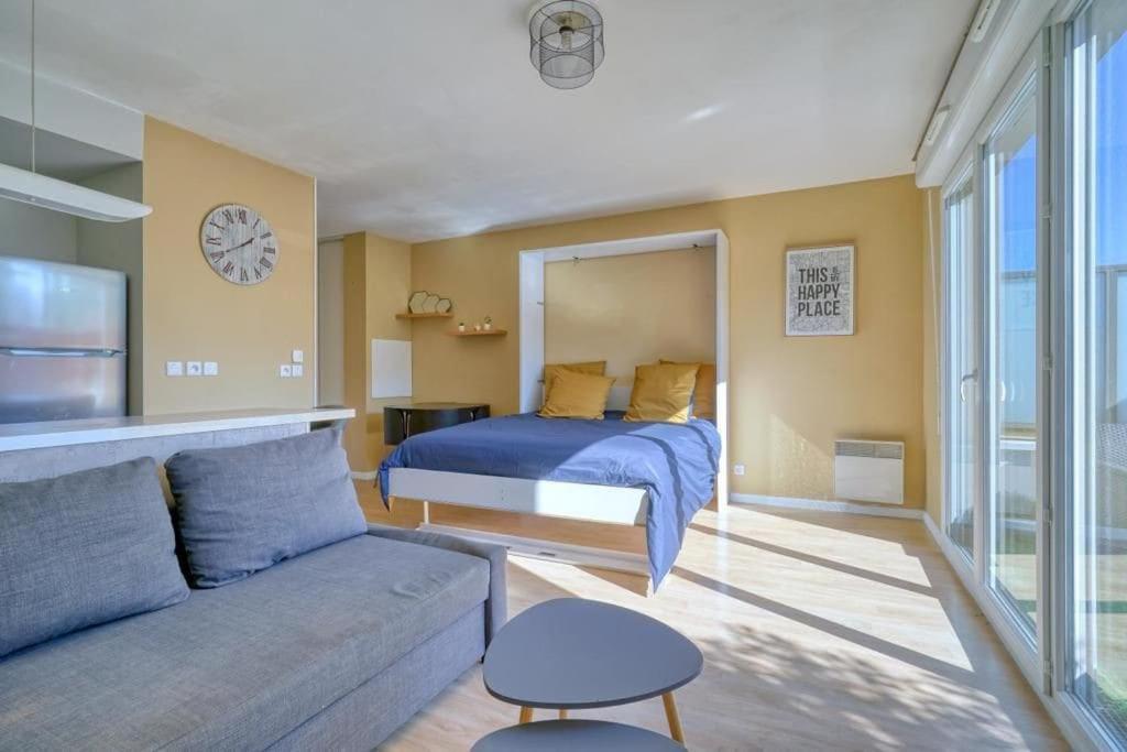 Charmant Studio Avec Terrasse Et Parking Corbeil-Essonnes Buitenkant foto